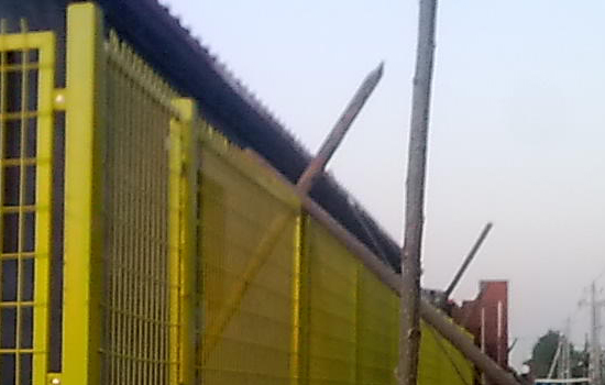 护栏网具有很强的保护作用
