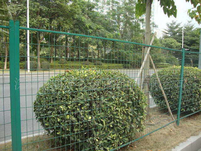 如何安装水泥护栏