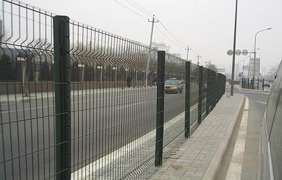 装置公路护栏网能起到怎样的作用
