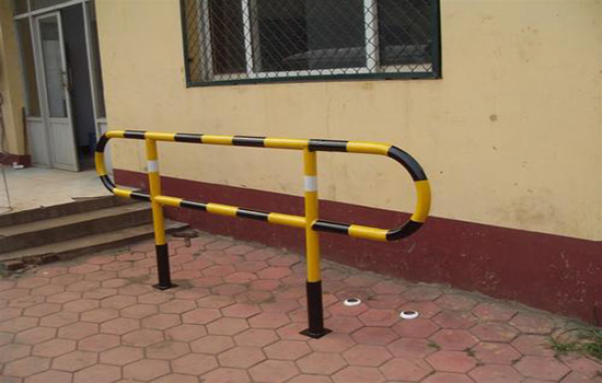 勾花护栏网网孔大小的选择